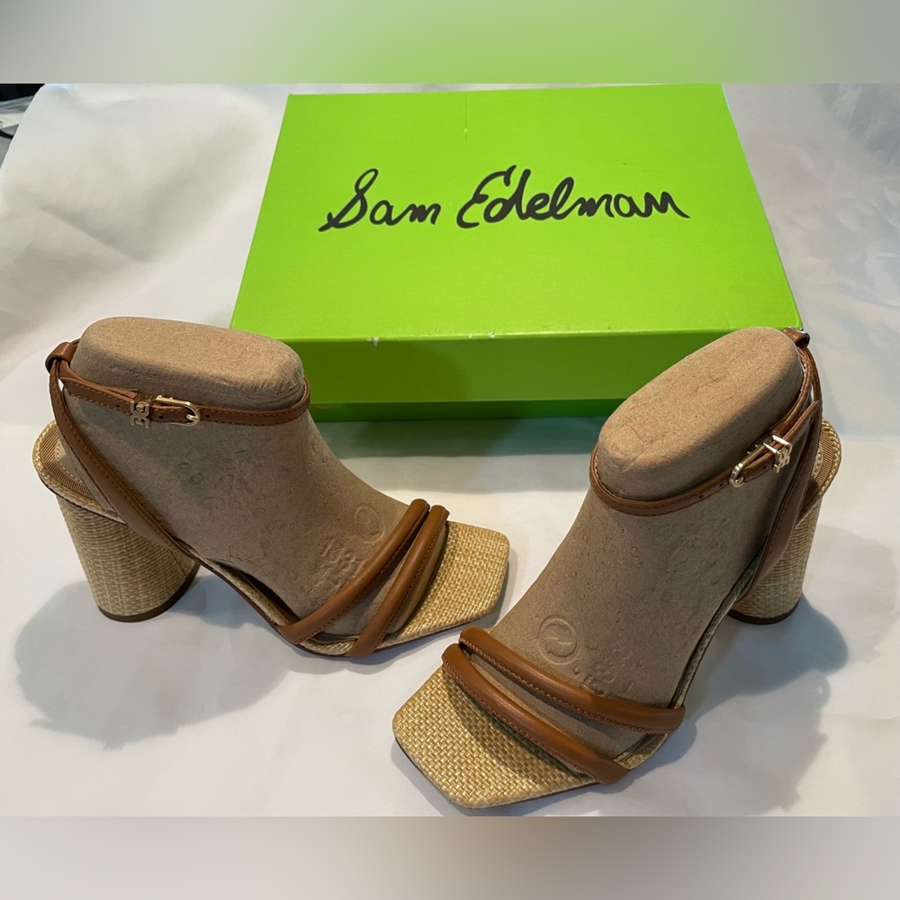 Sam Edelman's Iconic Kia Block Heeled Sandal (5.5)